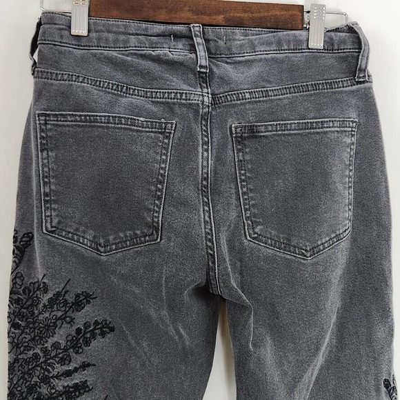 We The Free Girlfriend Jeans Embroidered Floral Cut Off Hem Cotton Blend Size 26 - Picture 5 of 16